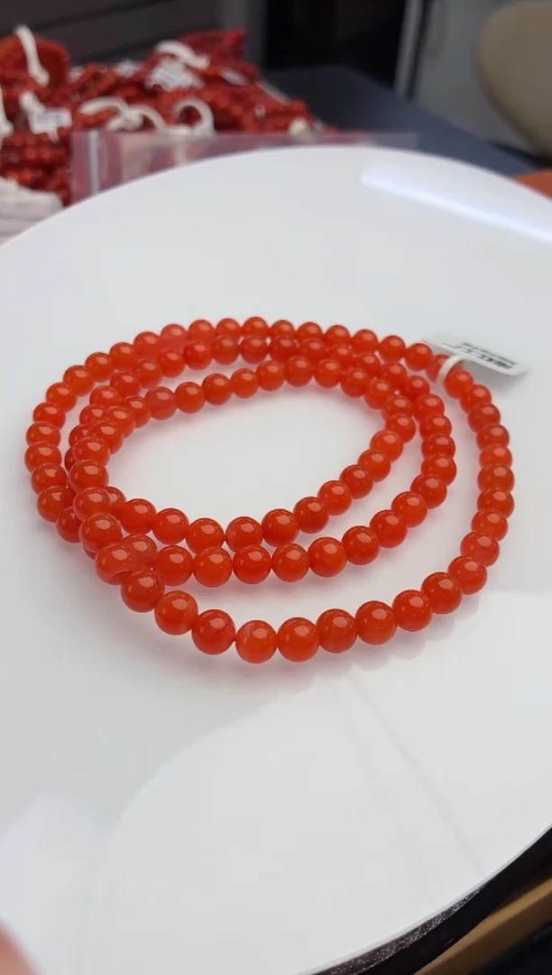 未镶嵌滴水洞多圈7+南红玛瑙一个/条