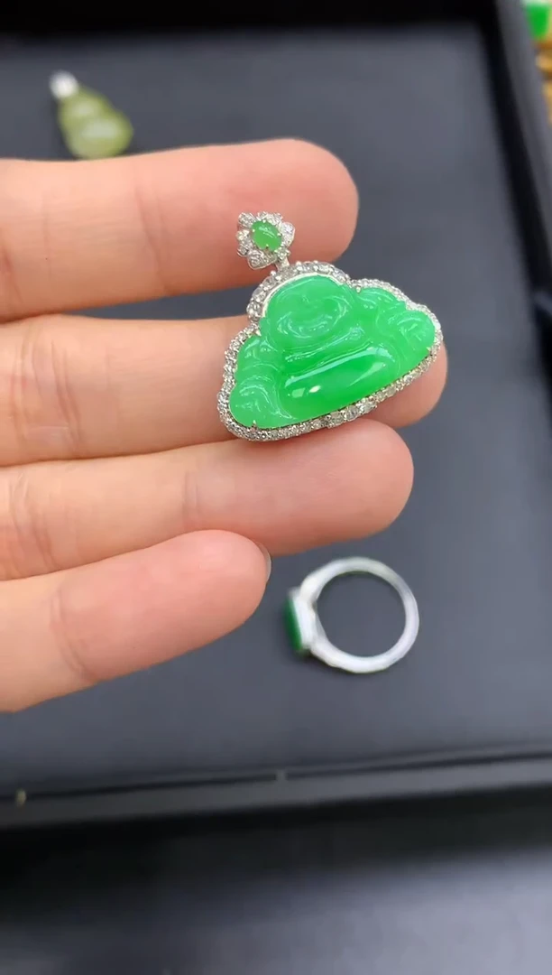 颈饰18K金镶嵌翡翠575-中国好珍宝