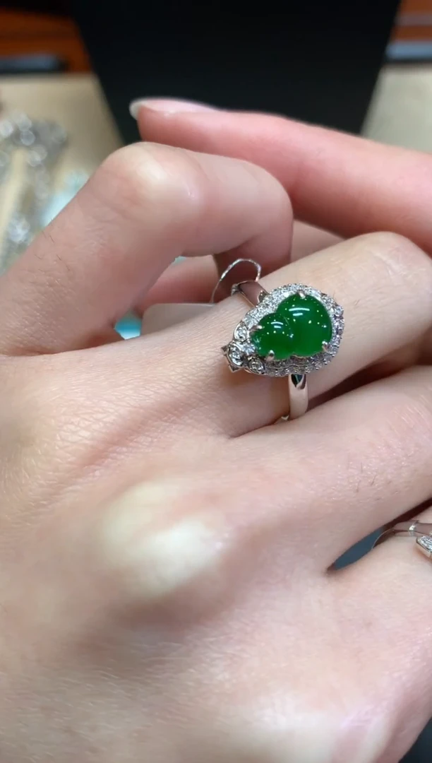 【闪购商品】翡翠戒指18K金镶嵌葫芦【无服务费】