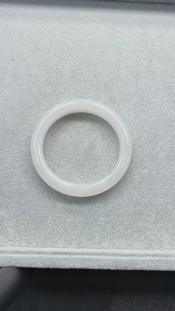 和田玉手镯未镶嵌219圈口60