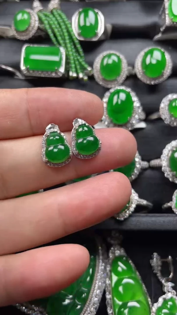 翡翠银S925镶嵌耳饰翡翠