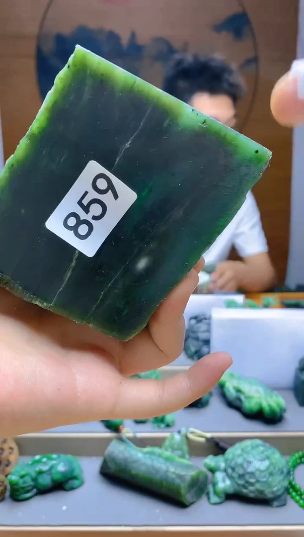 和田玉（碧玉）未镶嵌珠宝半成品1