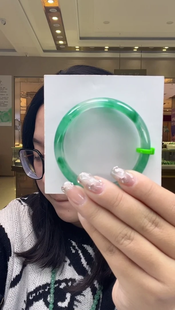 未镶嵌手镯石英质玉37