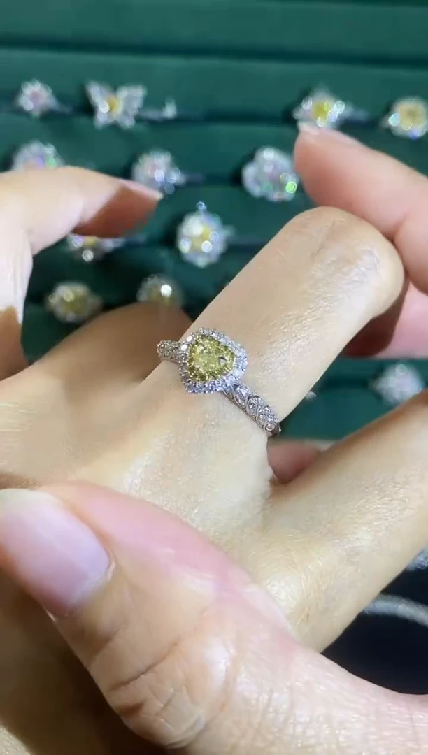 戒指18K金镶嵌钻石21