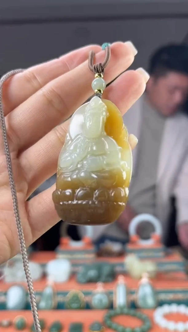 颈饰未镶嵌和田玉佩佩