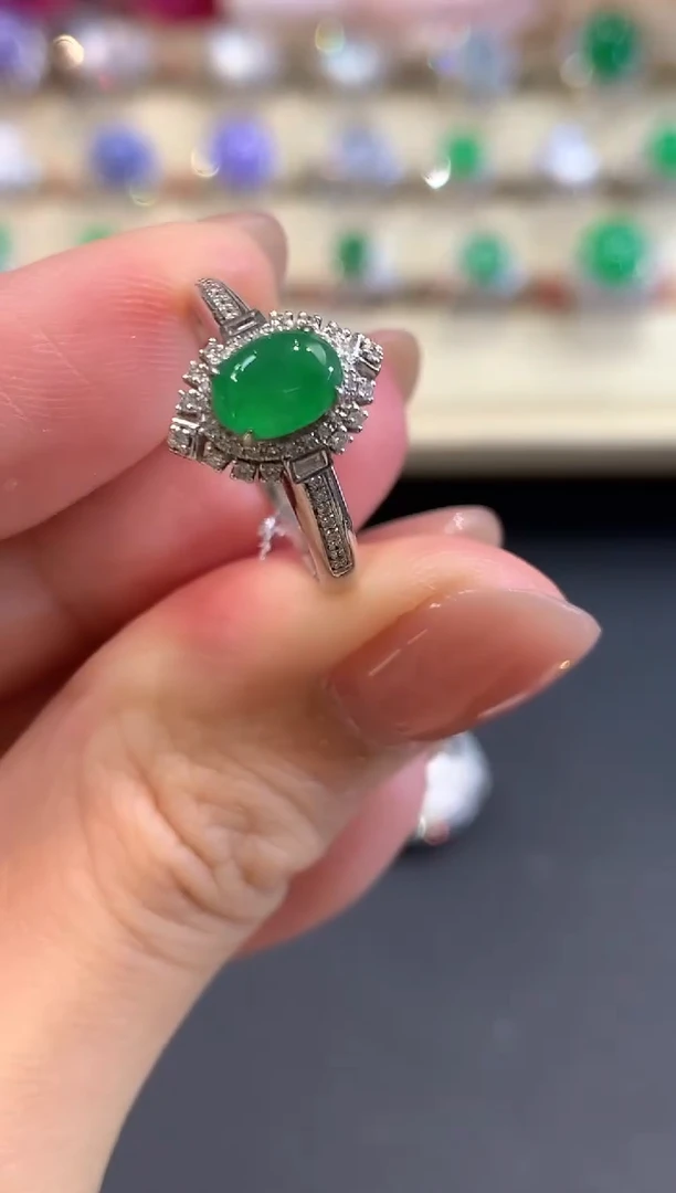 18K金镶嵌戒指翡翠a29