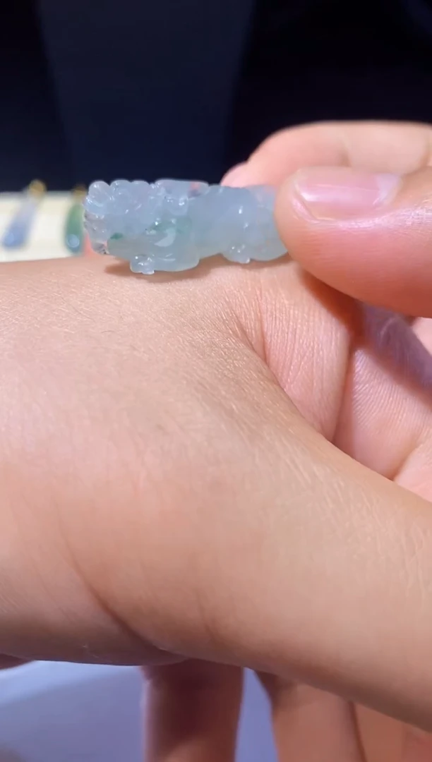 翡翠未镶嵌吊坠(不含链)138