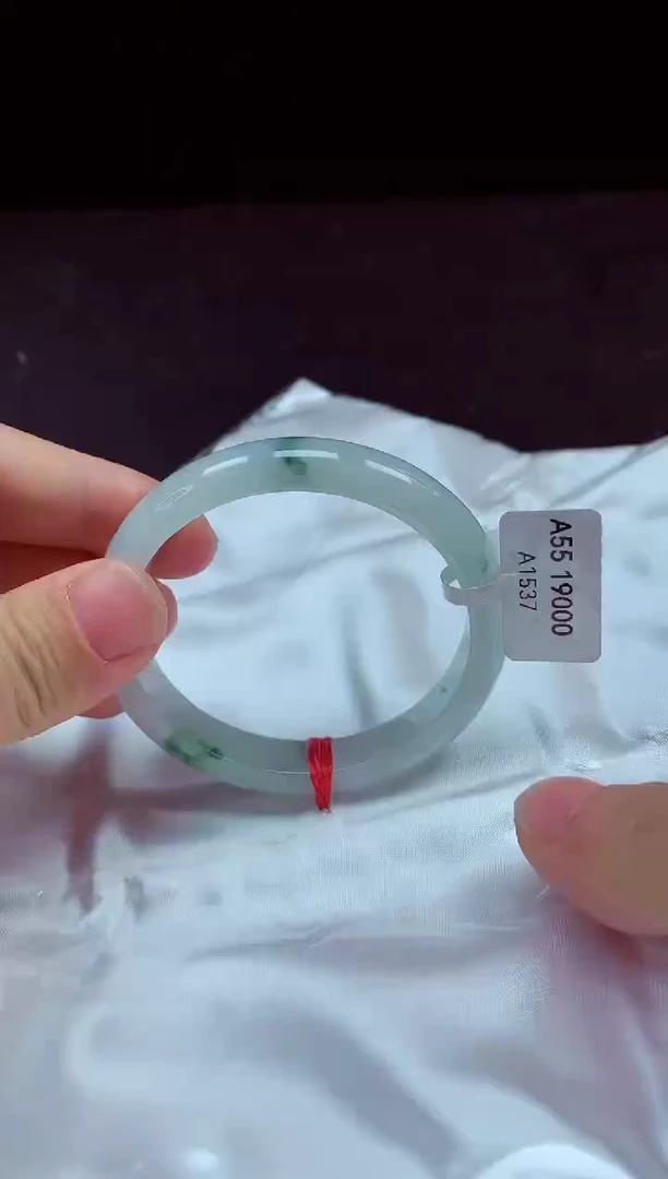 【闪购商品】翡翠手镯未镶嵌贵妃55+