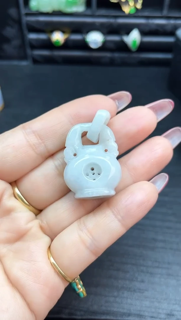 颈饰未镶嵌翡翠吊坠