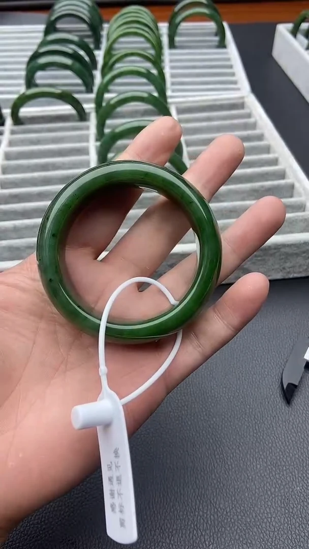 未镶嵌手镯和田玉（碧玉）91-57.9