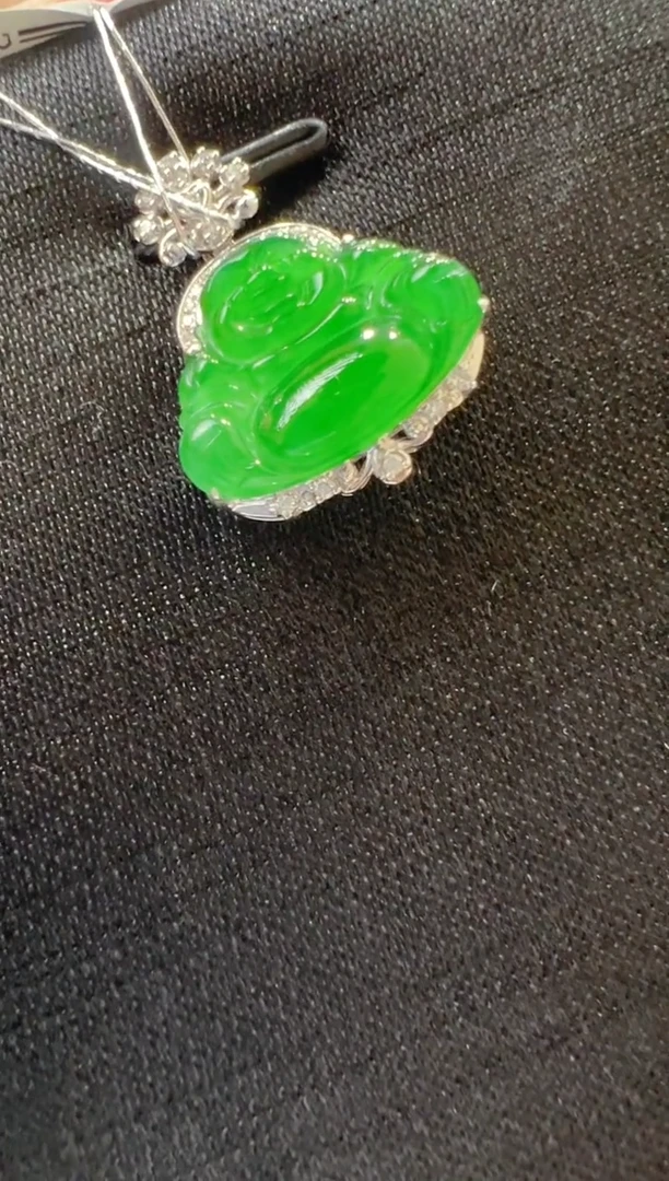 【闪购商品】翡翠吊坠(不含链)18K金镶嵌