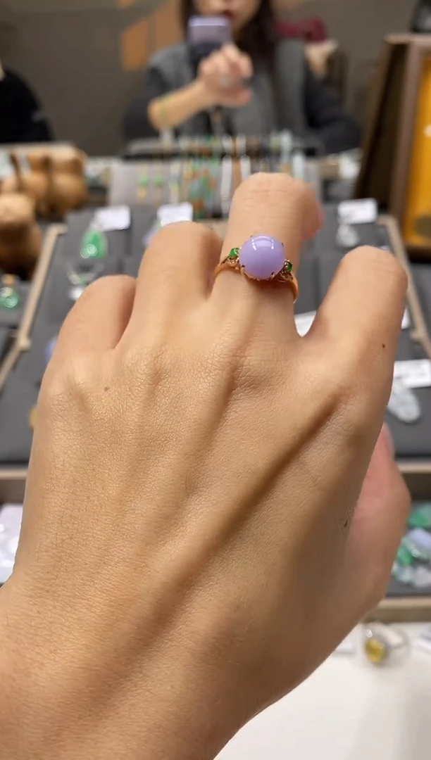 18K金镶嵌戒指翡翠戒指