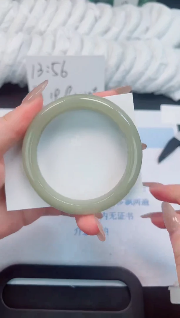 未镶嵌手镯石英质玉49-60.5