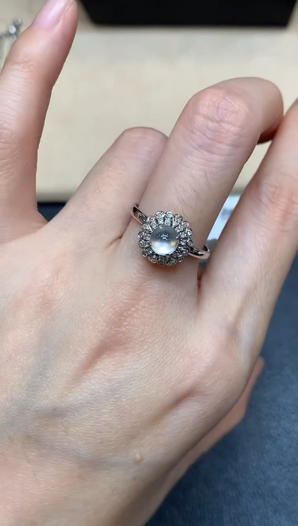 18K金镶嵌戒指翡翠蛋面【无服务费