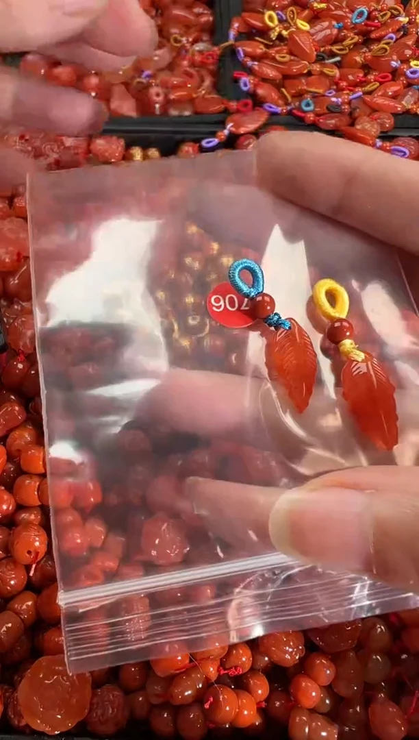 【闪购商品】南红玛瑙颈饰未镶嵌1