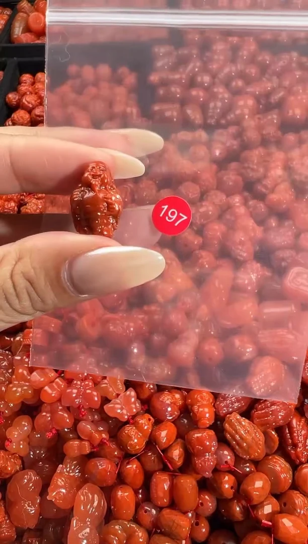 颈饰未镶嵌南红玛瑙1