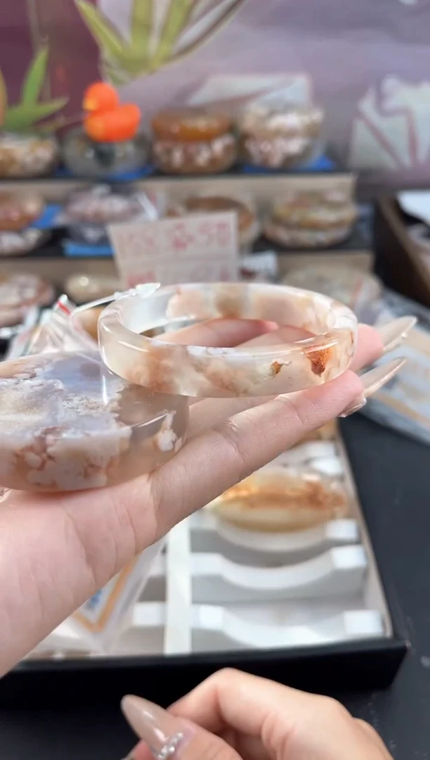 未镶嵌手镯石英质玉55