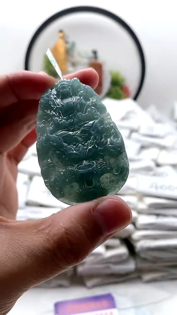 颈饰未镶嵌翡翠虚空藏