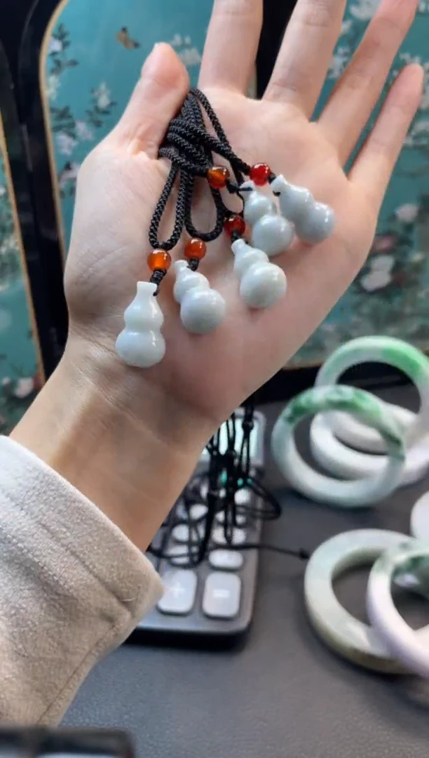 颈饰未镶嵌翡翠葫芦-多样性发一