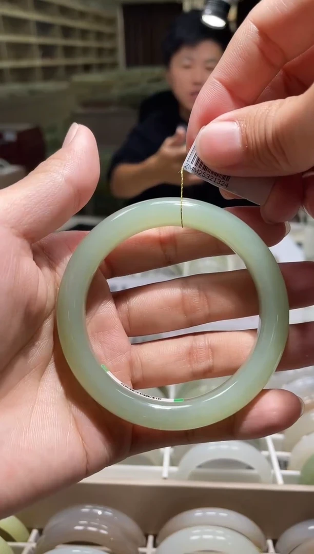 未镶嵌手镯和田玉56-57圈口 1324