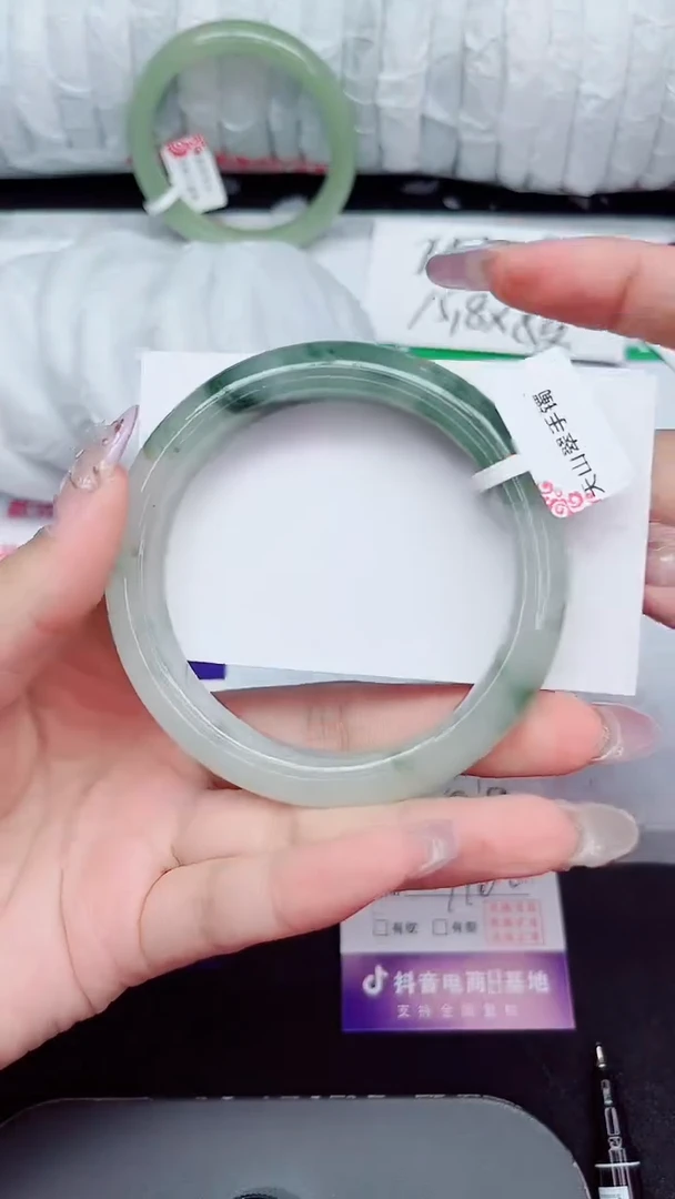 未镶嵌手镯石英质玉281-59/60
