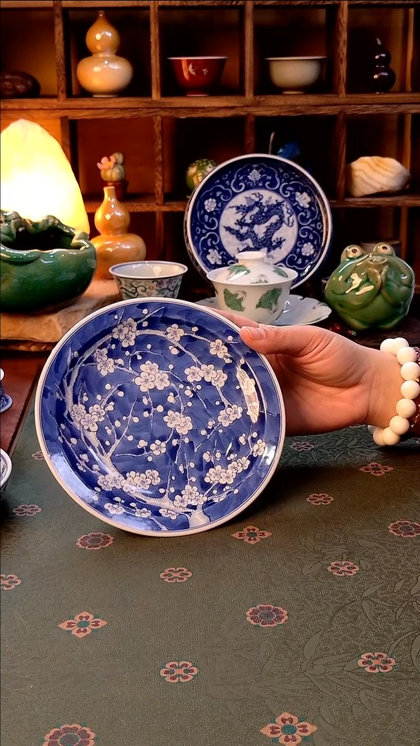 【手工手绘蓝底冰梅壶承】