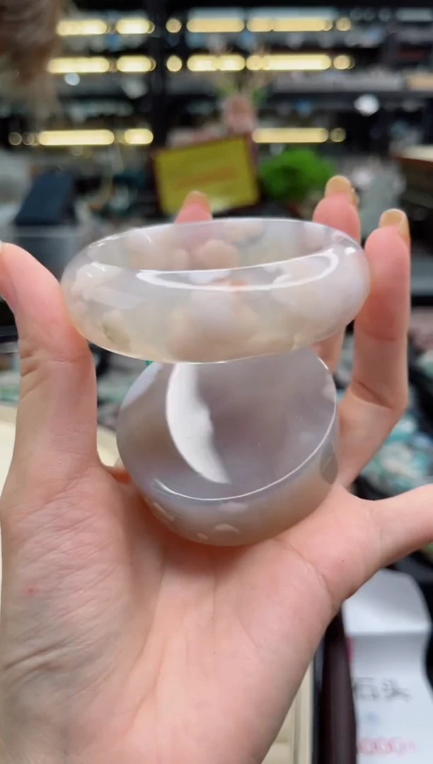 【闪购商品】石英质玉手镯未镶嵌56圈口（赠品镯心）3680848