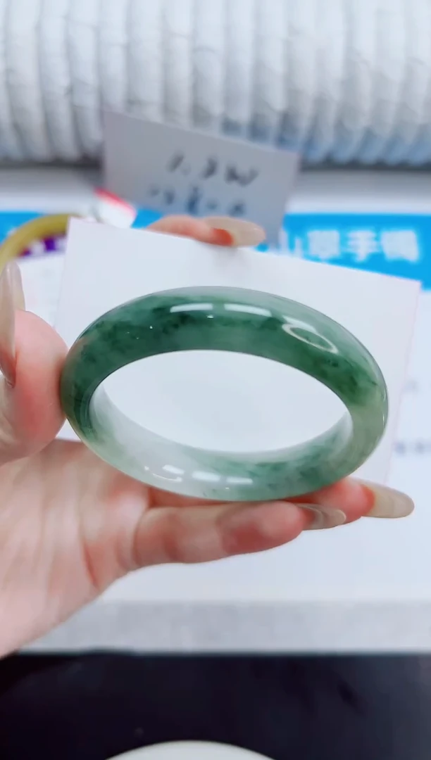 未镶嵌手镯石英质玉104/50.6