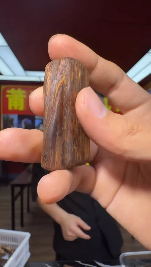 沉香吊坠c63芽庄多样性发一