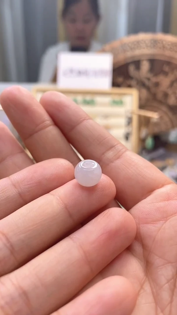 翡翠未镶嵌颈饰平安扣