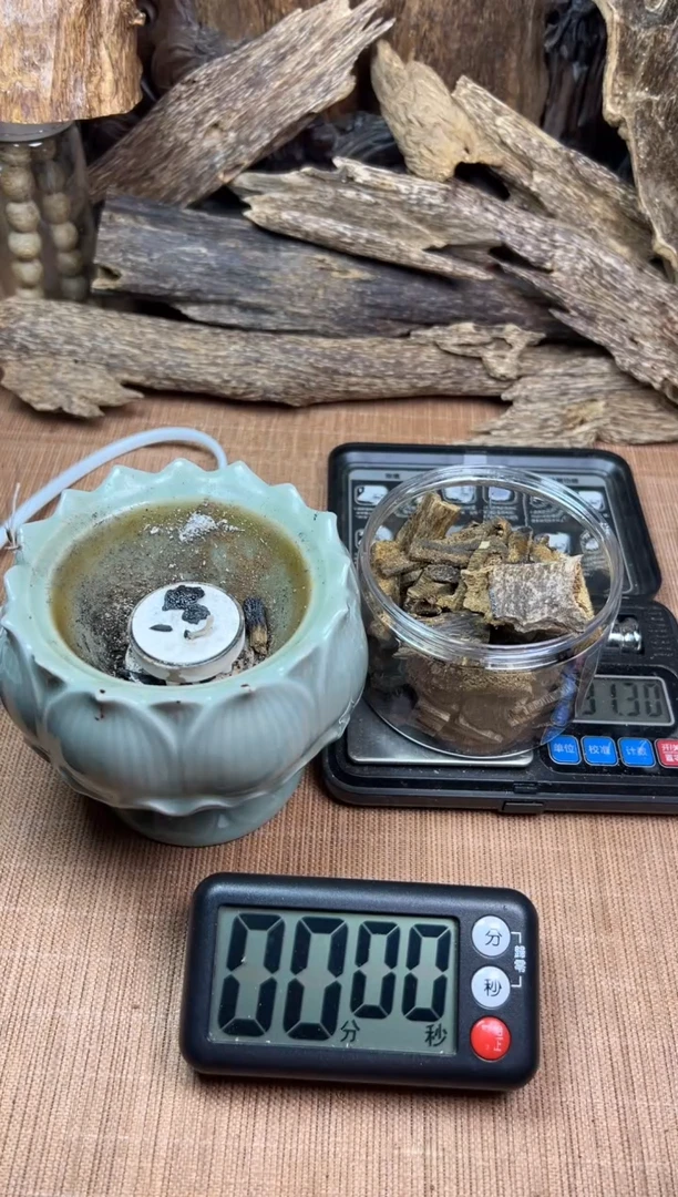 沉香沉香碎屑及**茶绿棋+炉