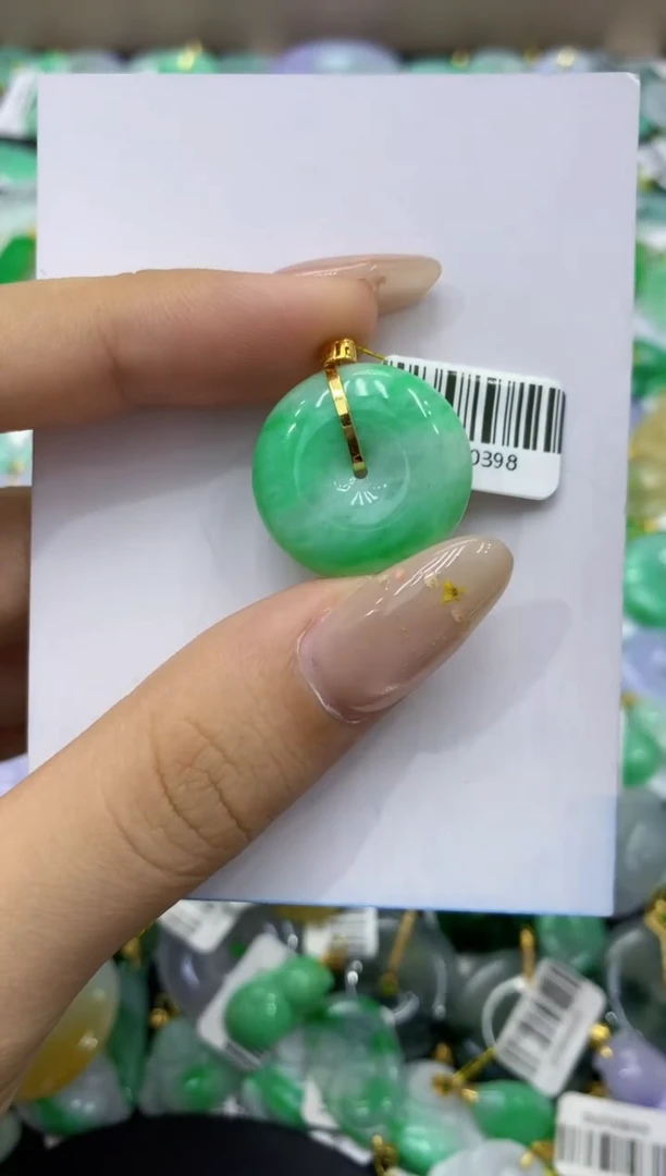 颈饰18K金镶嵌翡翠天然缅甸翡翠A货