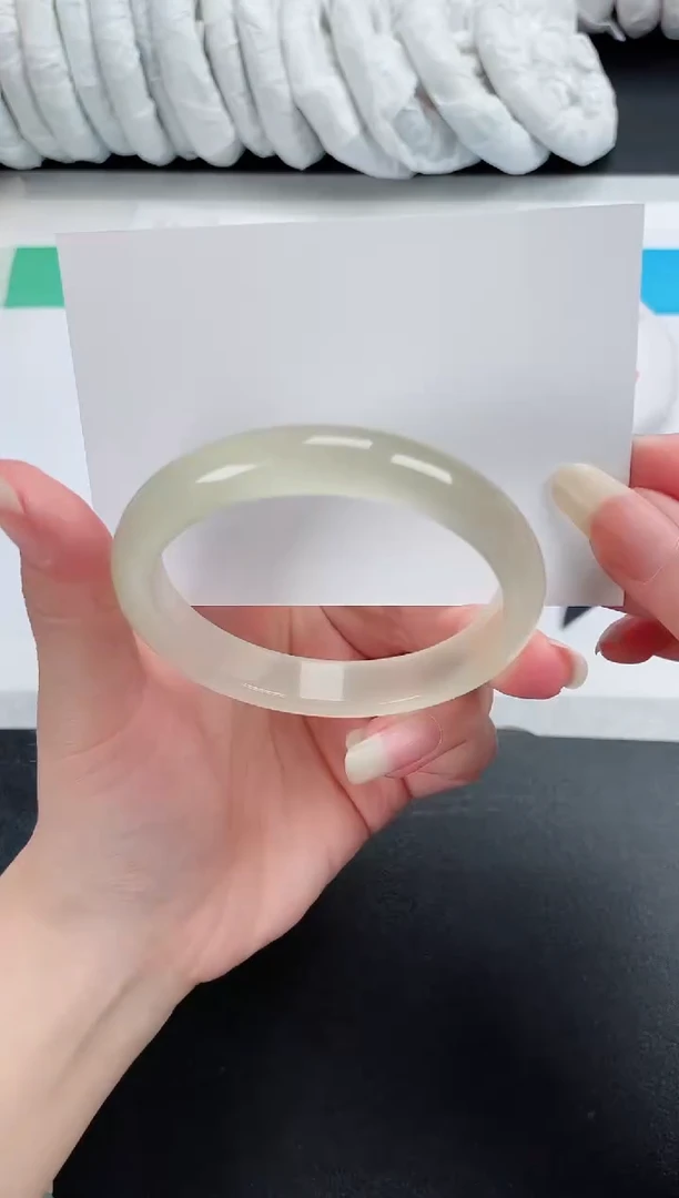 【闪购商品】石英质玉手镯未镶嵌188-57.3