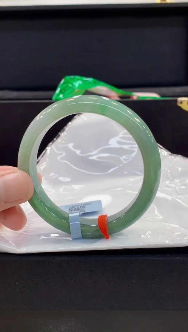 未镶嵌手镯翡翠翡翠手镯