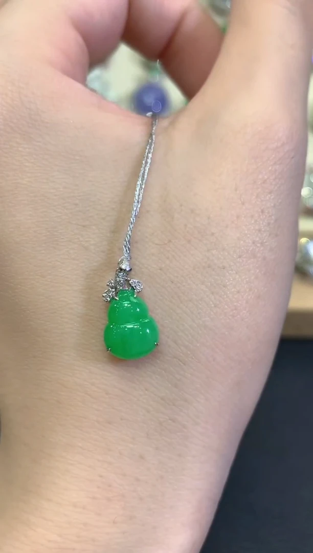 吊坠(不含链)18K金镶嵌翡翠秋日珠宝Q16