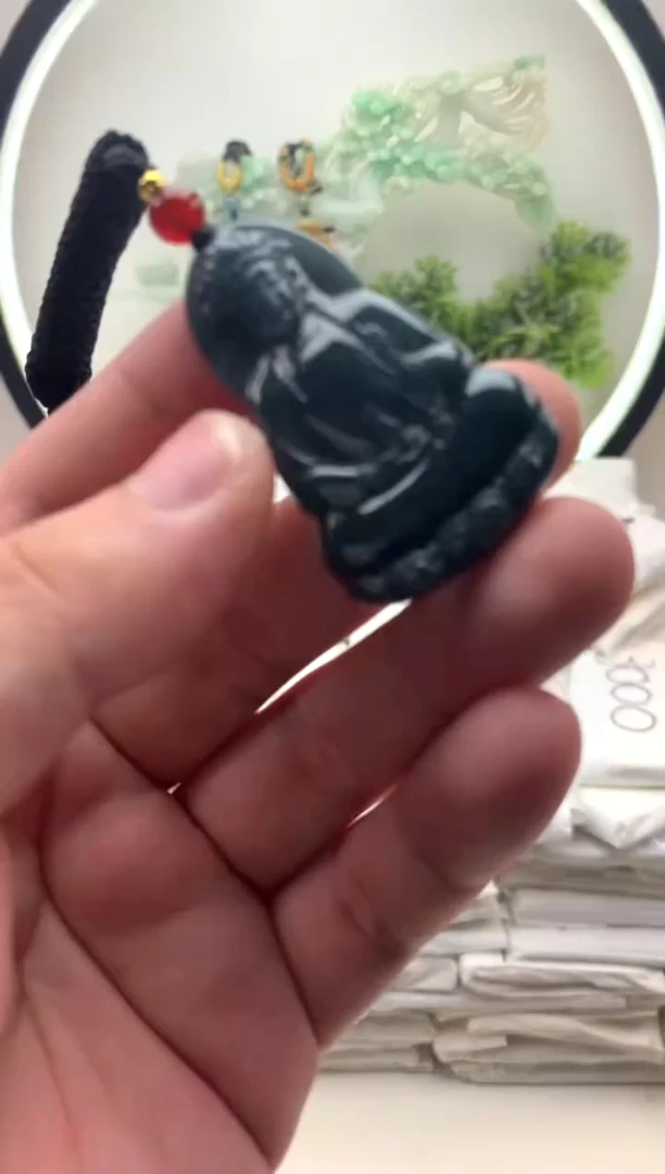 颈饰未镶嵌翡翠小素衣