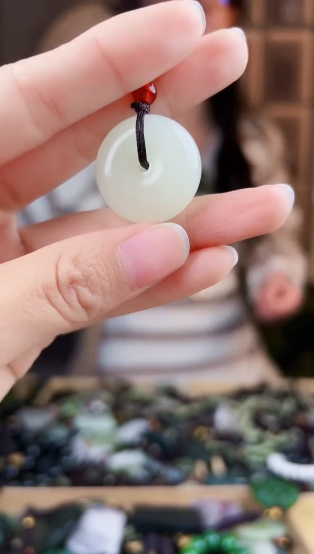 颈饰未镶嵌和田玉拍一发一，多样性发货