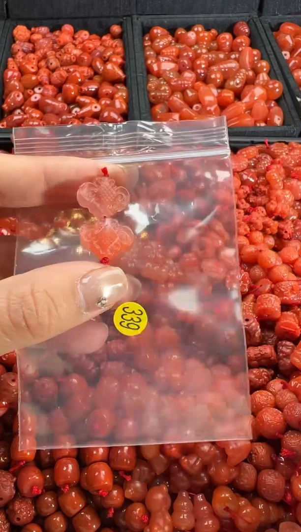 【闪购商品】南红玛瑙颈饰未镶嵌1