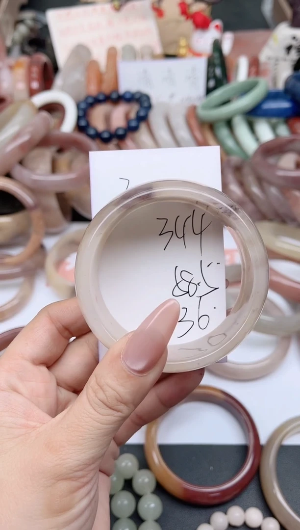 未镶嵌手镯石英质玉344