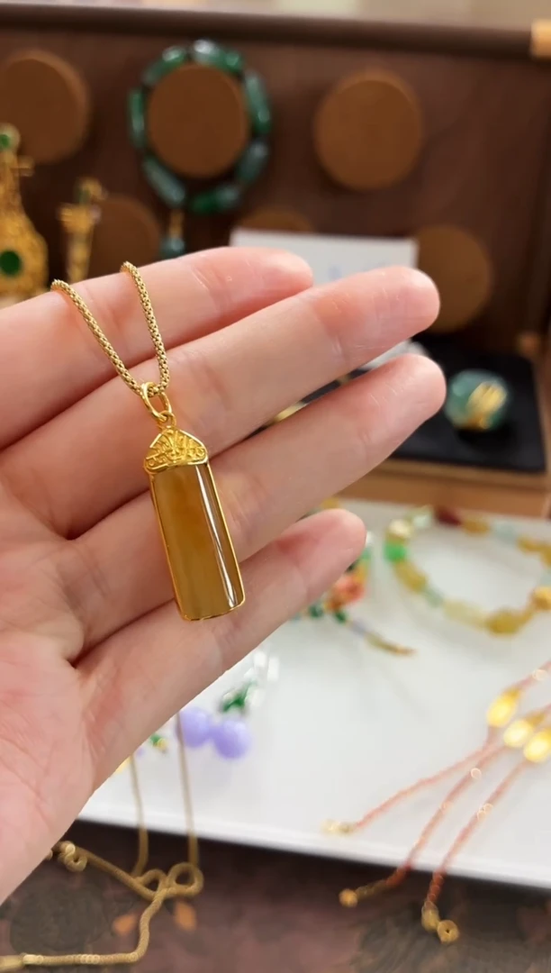 吊坠(不含链)18K金镶嵌翡翠吊坠