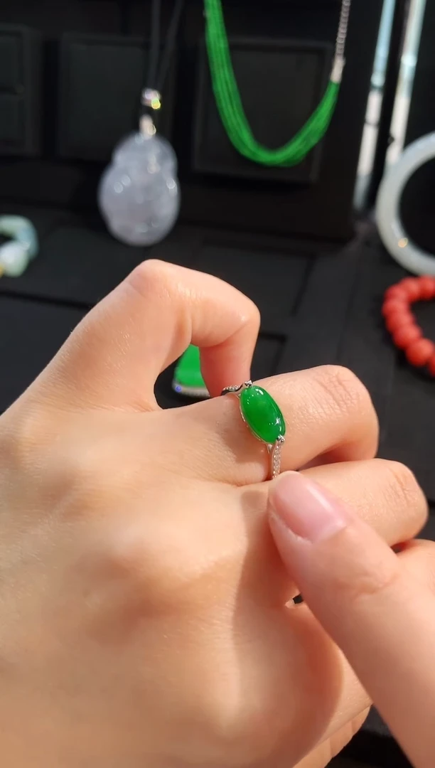 【闪购商品】翡翠戒指18K金镶嵌手饰