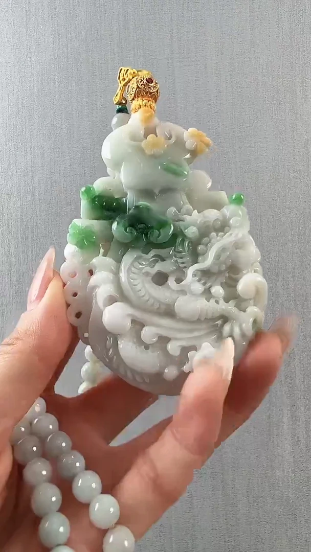 颈饰未镶嵌翡翠琵琶龙