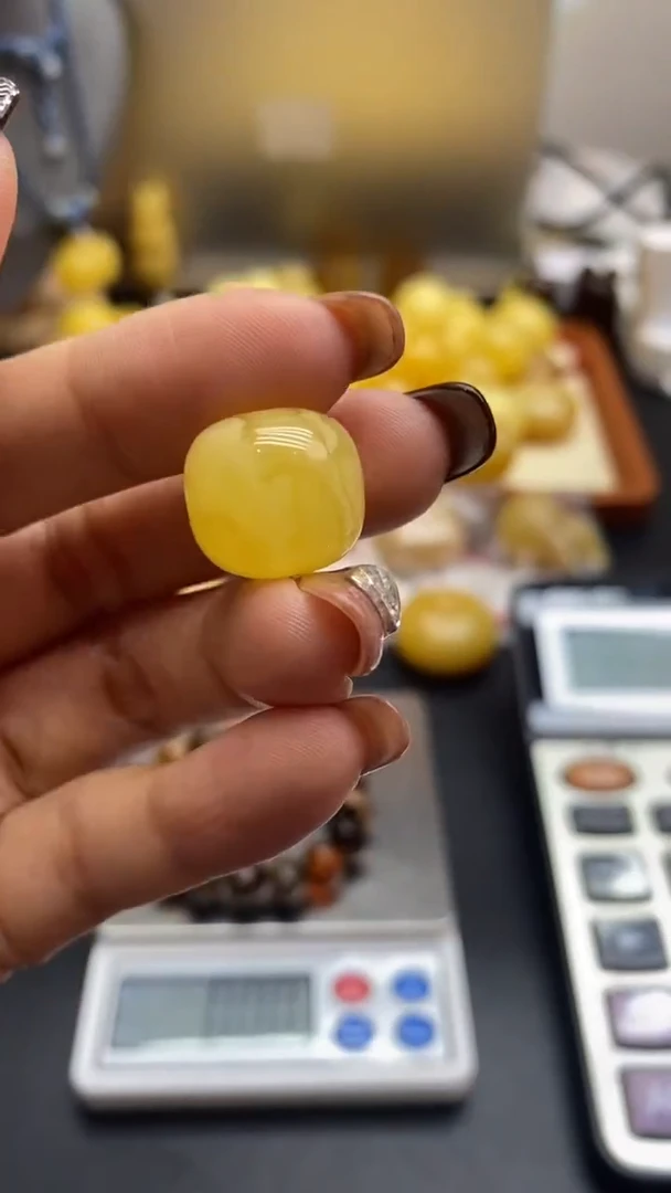 琥珀未镶嵌珠宝奇石164