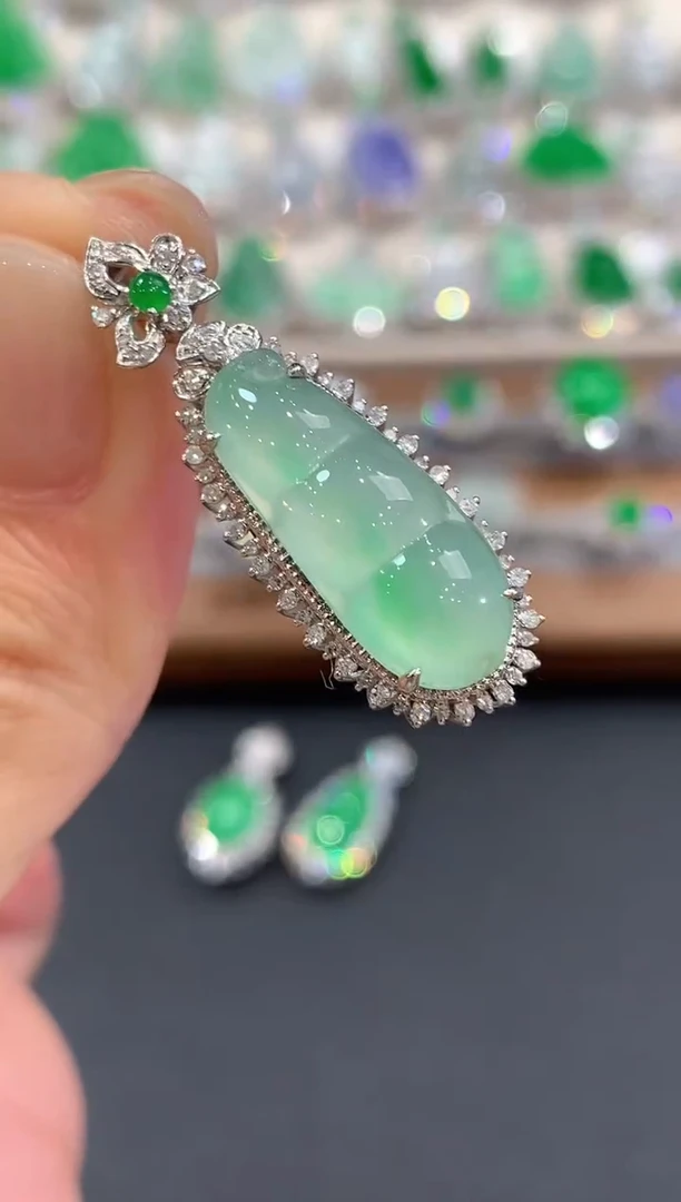 吊坠(不含链)18K金镶嵌翡翠a60