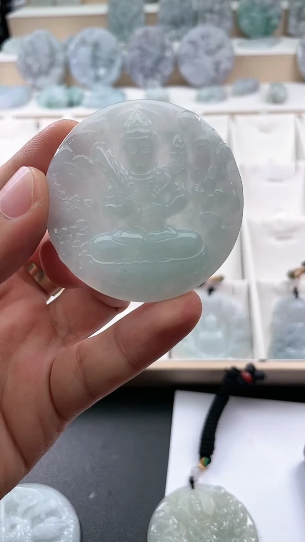 翡翠未镶嵌颈饰..../6/4/  528