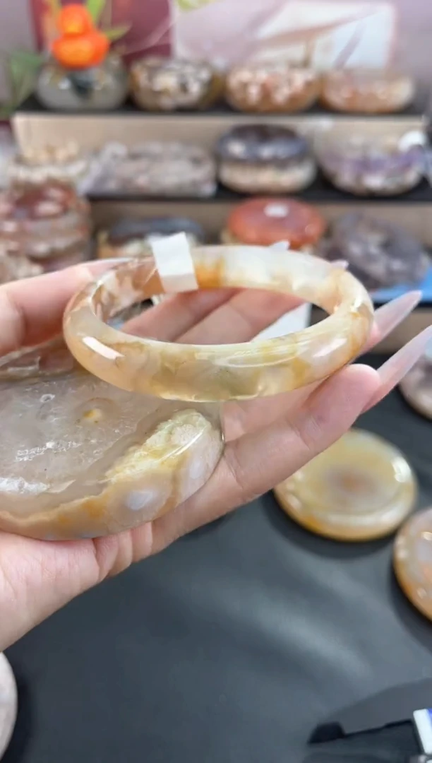 未镶嵌手镯石英质玉63