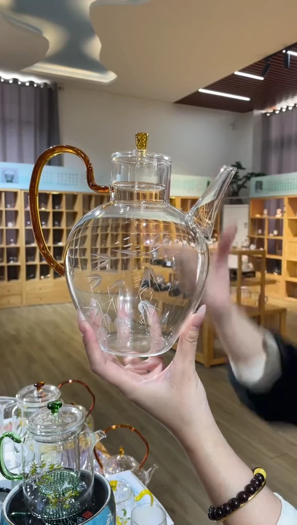 手工艺品玻璃大执壶琥珀把雕刻竹子