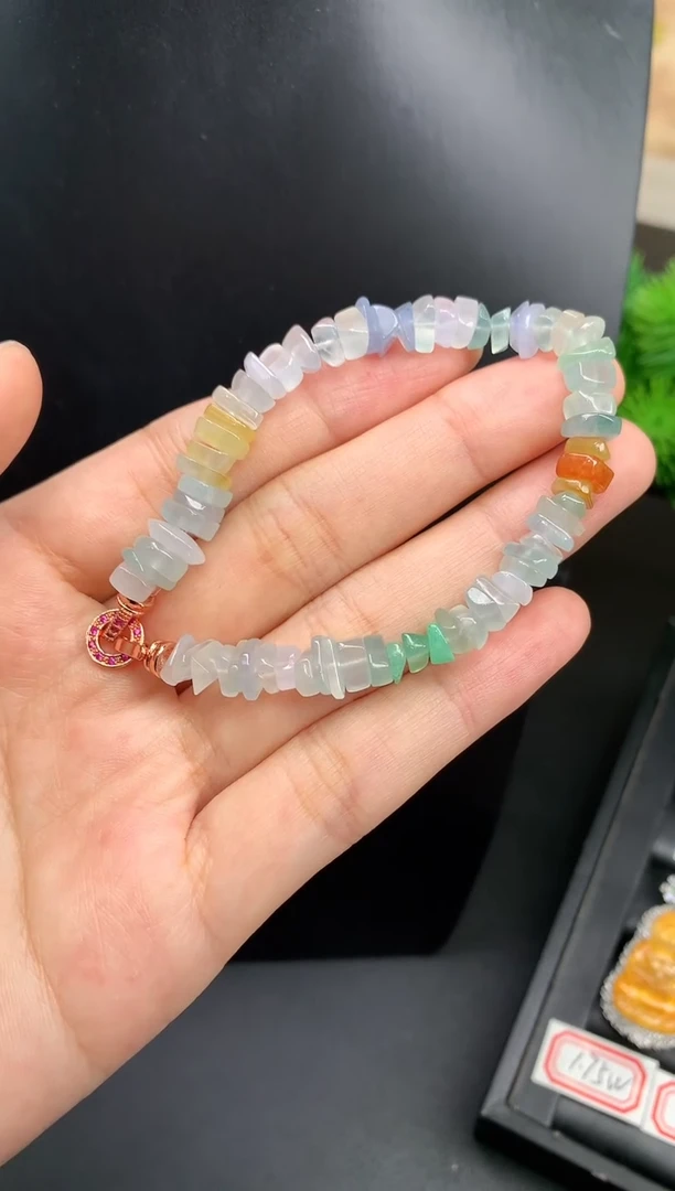 颈饰未镶嵌翡翠手链