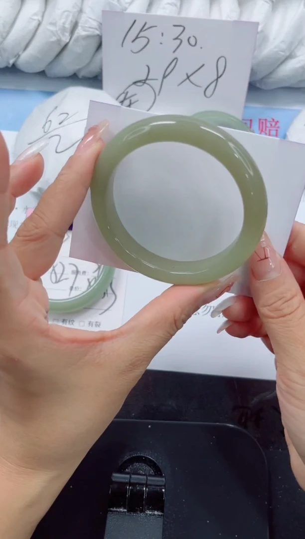 未镶嵌手镯石英质玉74-56