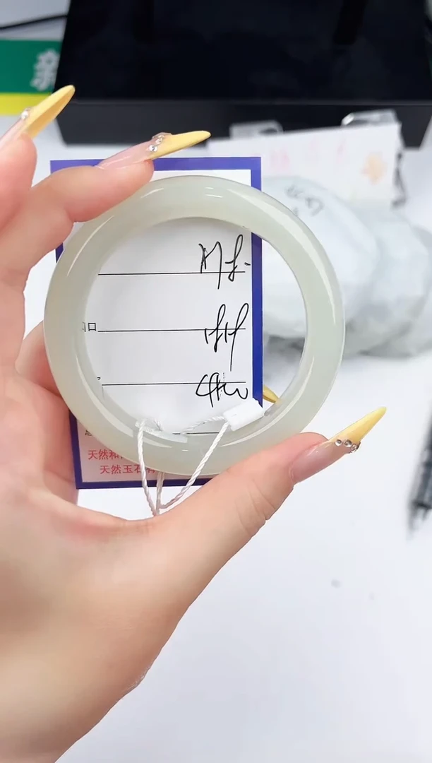 和田玉手镯未镶嵌78颜色微差无瑕